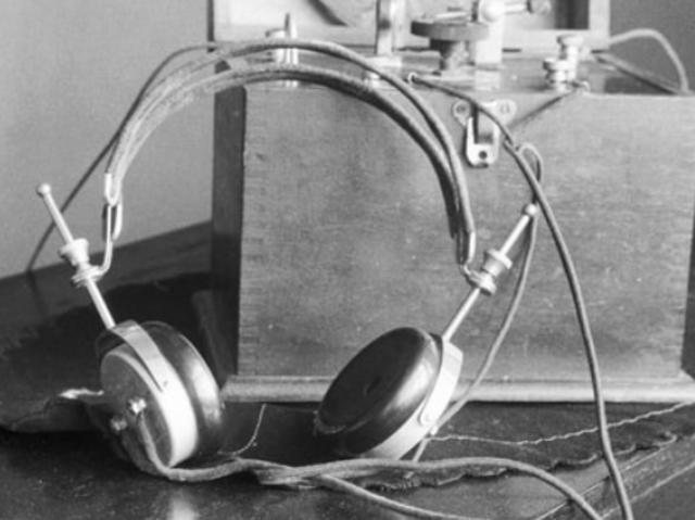 Invention of Headphones