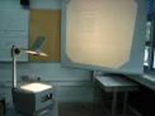 OVERHEAD PROJECTOR