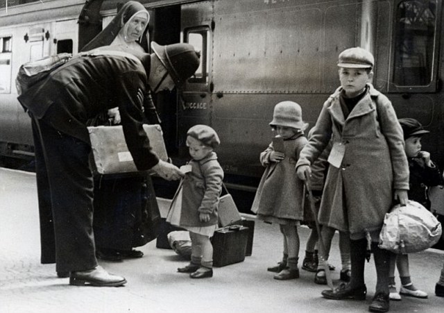 1924-1931  British boys and girls arrive after WW1