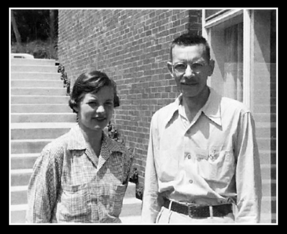 ALFRED HERSHEY Y MARTHA CHASE: CONCLUYEN QUE EL ADN CONTIENE LA INFORMACION GENETICA PARA LA SINTESIS DE VIRIONES