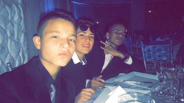 Cuando me fui a viajar a santa marta un mes con mis tíos primos y conocí el mar y conocí gente nueva