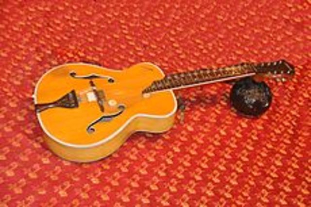 Invenzione della chitarra indiana