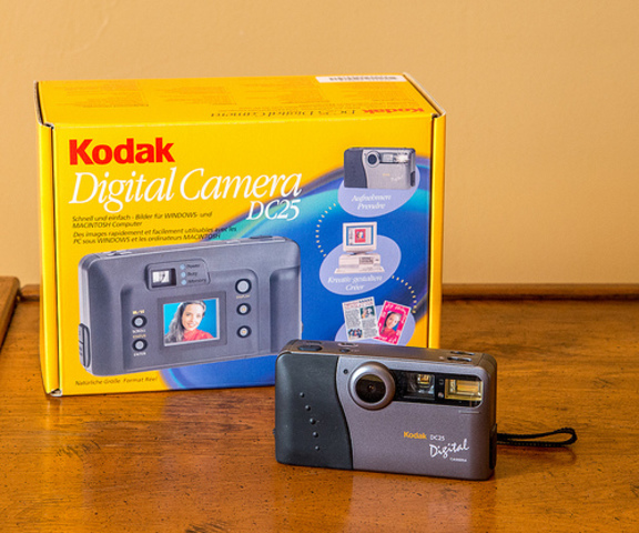 Primera camara en utilizar memoria compact