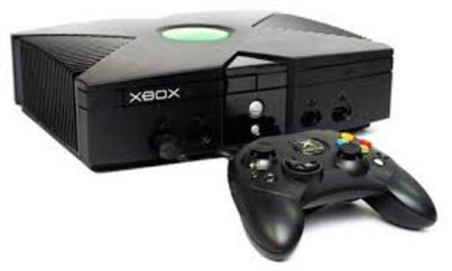 primera consola de la compañía microsoft es la primera xbox conocida como la caja negra