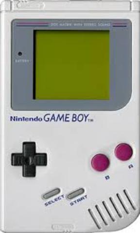 la primera consola portatil(game boy)