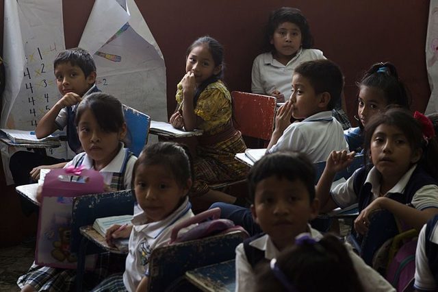 DISCRIMINACIÓN DE NIÑAS MESTIZAS