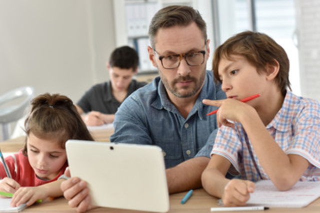 5 año, nuevo maestro, tiene fama de estricto