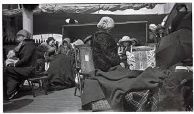 The Carpathia left the area bound for New York. The Carpathia left the area bound for New York.