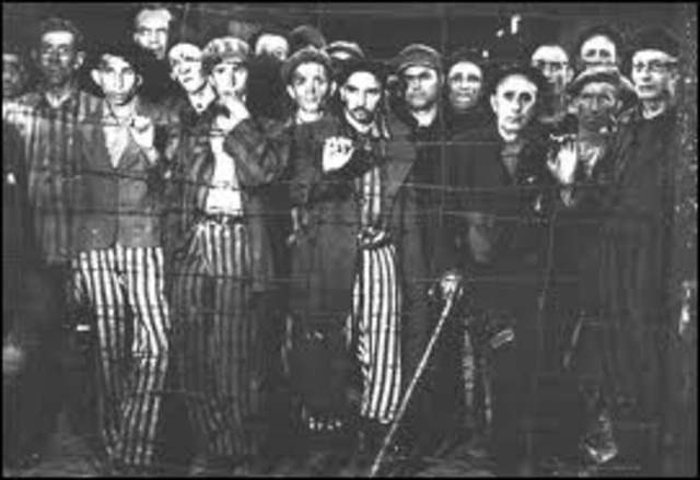 Allies liberate Buchenwald.
