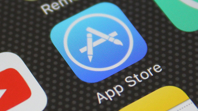 Apple Launches the App Store