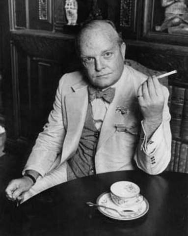 Lee befriends Truman Capote