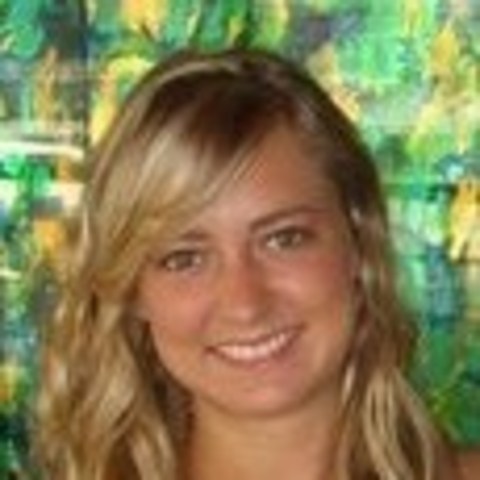 Sarah Michelle Davis was born.