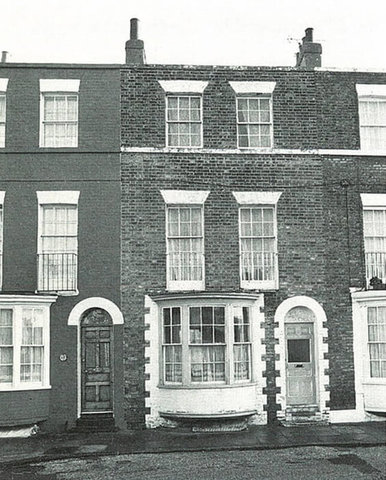 Toma un puesto en Londres como profesor.