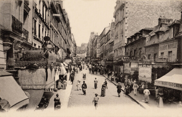 Se muda a París y vive con Théo en la calle Laval.