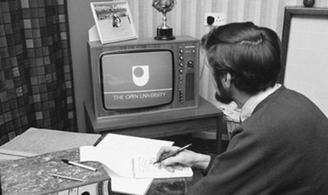 COLOMBIA -  Enseñanza por televisión