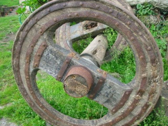 2000 A.C ( INVENCIÓN DE LA RUEDA)