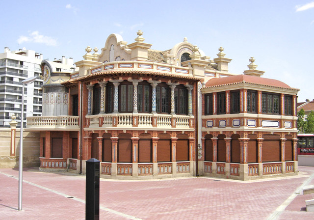 EDAD CONTEMPORANEA: Arquitectura Ecléctica (CHALE SOLANS)