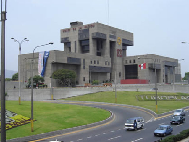 EDAD CONTEMPORANEA: Arquitectura Brutalista (MUSEO DE LA NACION DE PERU)