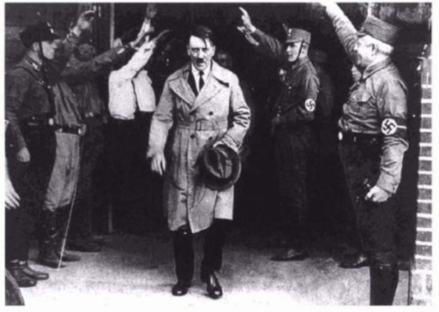 RÉGIMEN NAZI DE ADOLFO HITLER