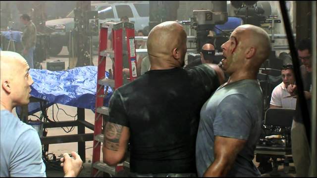 Hobbs atrapa a la banda de Dom.