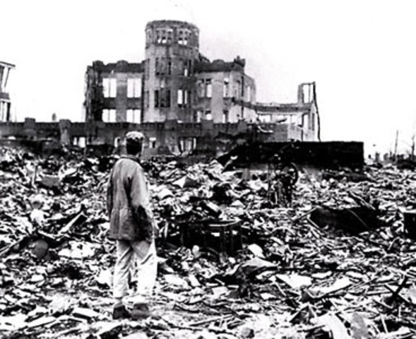 Atomic bomb dropped on Hiroshima