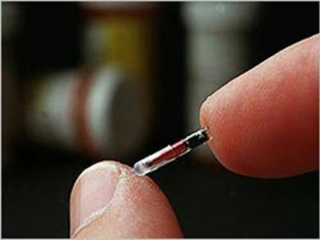 2003 Micro chip para conocer la salud.