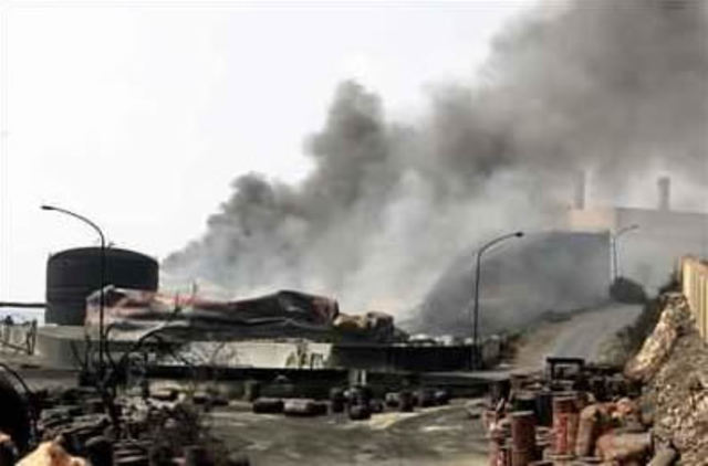 Bombardeo a Central eléctrica en Beirut (Libano)