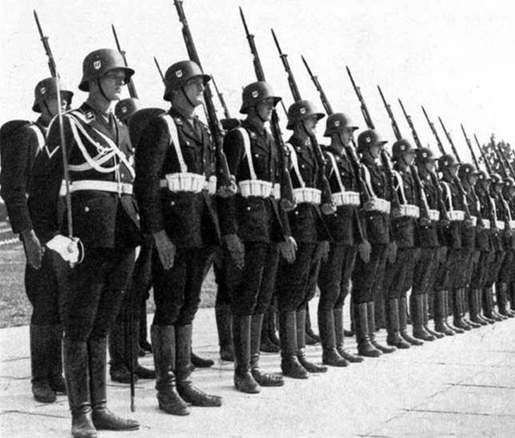 Nacimiento del cuerpo paramilitar alemán; las SS.