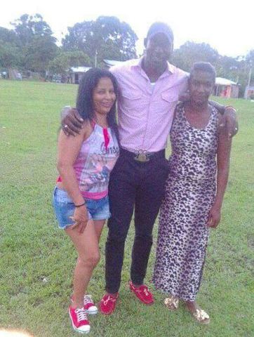 En la cancha del pueblo