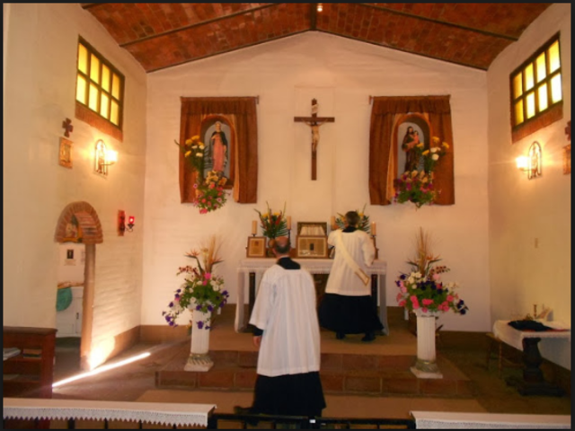 Fundación de su primer seminario