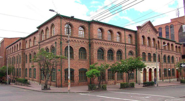 La Universidad Santo Tomás