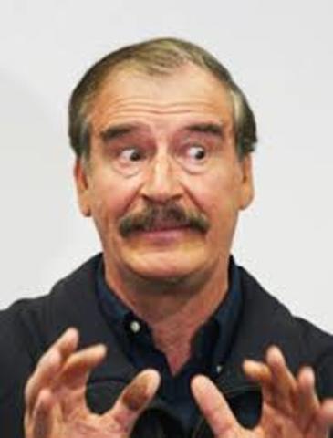 A FAVOR DE LA MACROECONOMÍA