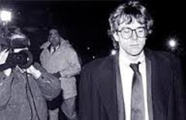 Internet es infectada. Nace la CERT.