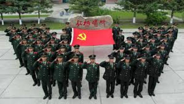 Los comunistas se toman el poder en China