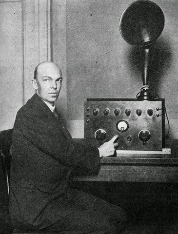 Edwin Howard Armstrong: Frecuencia modulada (FM)