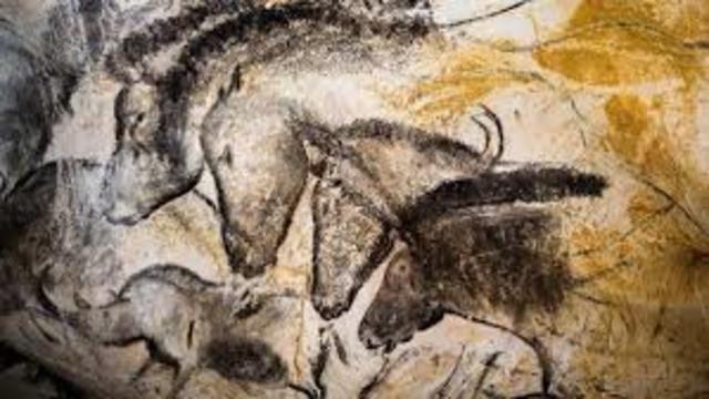 Arte Rupestre: Dibujos en rocas y cavernas que datan de la era paleolítica y neolítica.