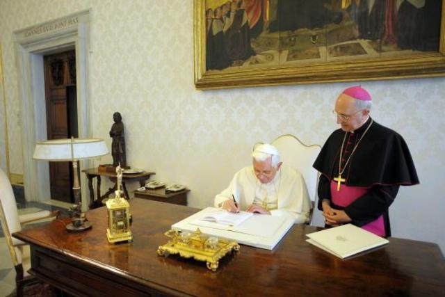 Para el cuidado de la enfermedad, se conjugo la lógica religiosa y filantrópica de un sector de la sociedad con la lógica racional e ilustrada que validará la modernidad.