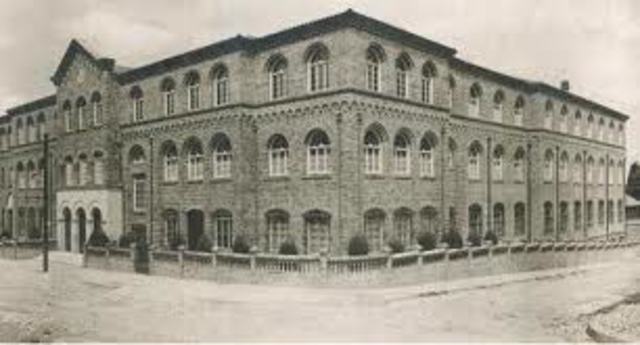 PRIMERAS UNIVERSIDADES