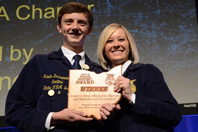 Mechanics get agriculture proficiency award