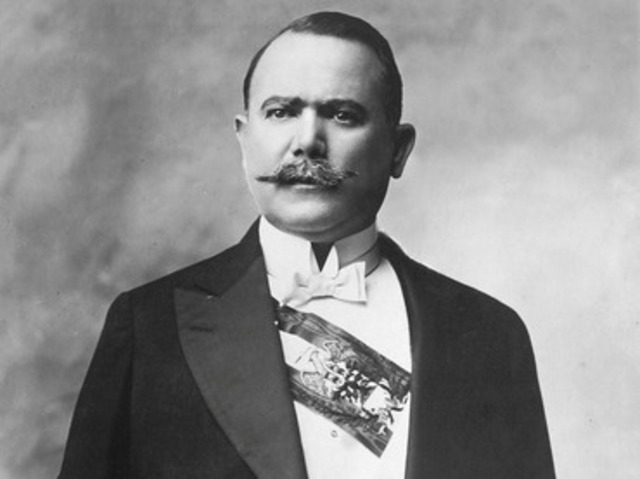 Álvaro Obregón (1 dic 1920-30 nov 1924)