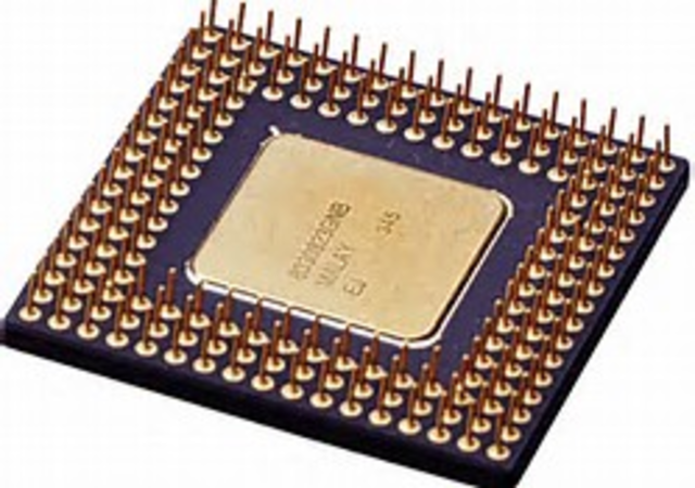 CUARTA GENERACION (1971-1981)