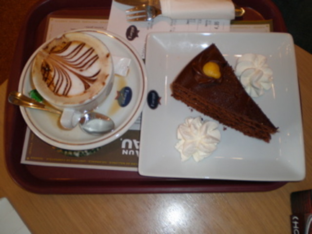 Luigi Bezzera invents the espresso coffee machine to make a drink that many people around the world love to this day: the cappuccino.