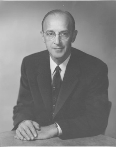 En el campo de la psicología clínica, el enfoque centrado en la persona fundado por Carl Rogers, surgió como un modelo de psicoterapia estructurado en los principios de la corriente del pensamiento derivada de la psicología existencial-humansita