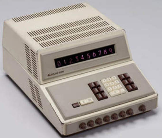 la primera computadora que se diseño fue la calculadora