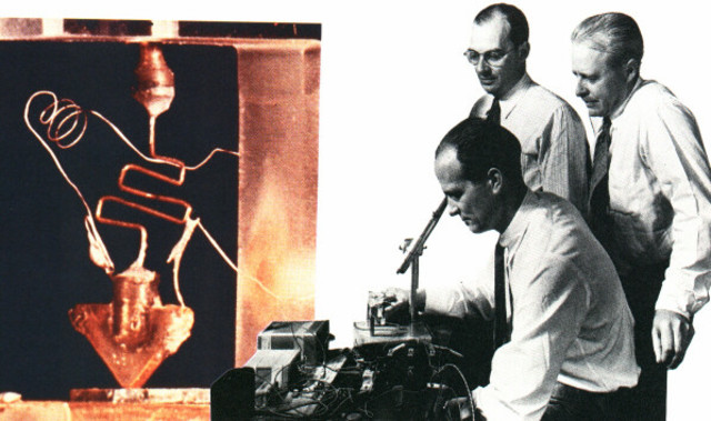 Williams Shockley. Inventa el transitor de unión que hace posible una nueva generación de computadoras mucho mas rápidas y pequeñas.