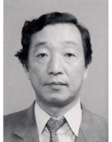 Kazuhiro Fuchi anuncia el proyecto japonés de la quinta generación de computadoras. La quinta generación de computadoras fue un ambicioso proyecto propuesto por Japón a finales de la década de 1970.