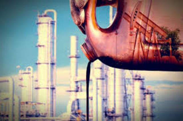 Caída del precio del petróleo afecta metas del 2015