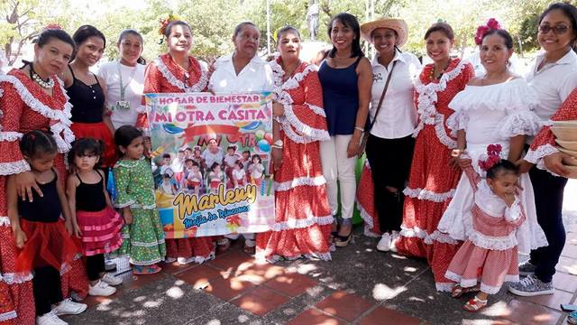 MIS COMPAÑERAS DE TRABAJO