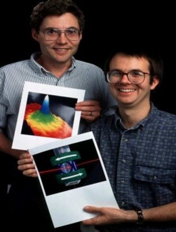 ERIC ALLIN CORNELL (19 de diciembre, de 1961)