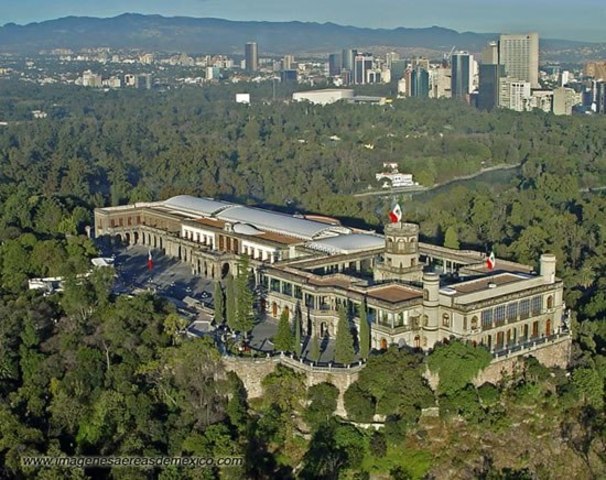 Termina la construcción del Castillo de Chapultepec